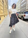 Sukně Rosie Temně modrá s výrazným vzorem Modiva