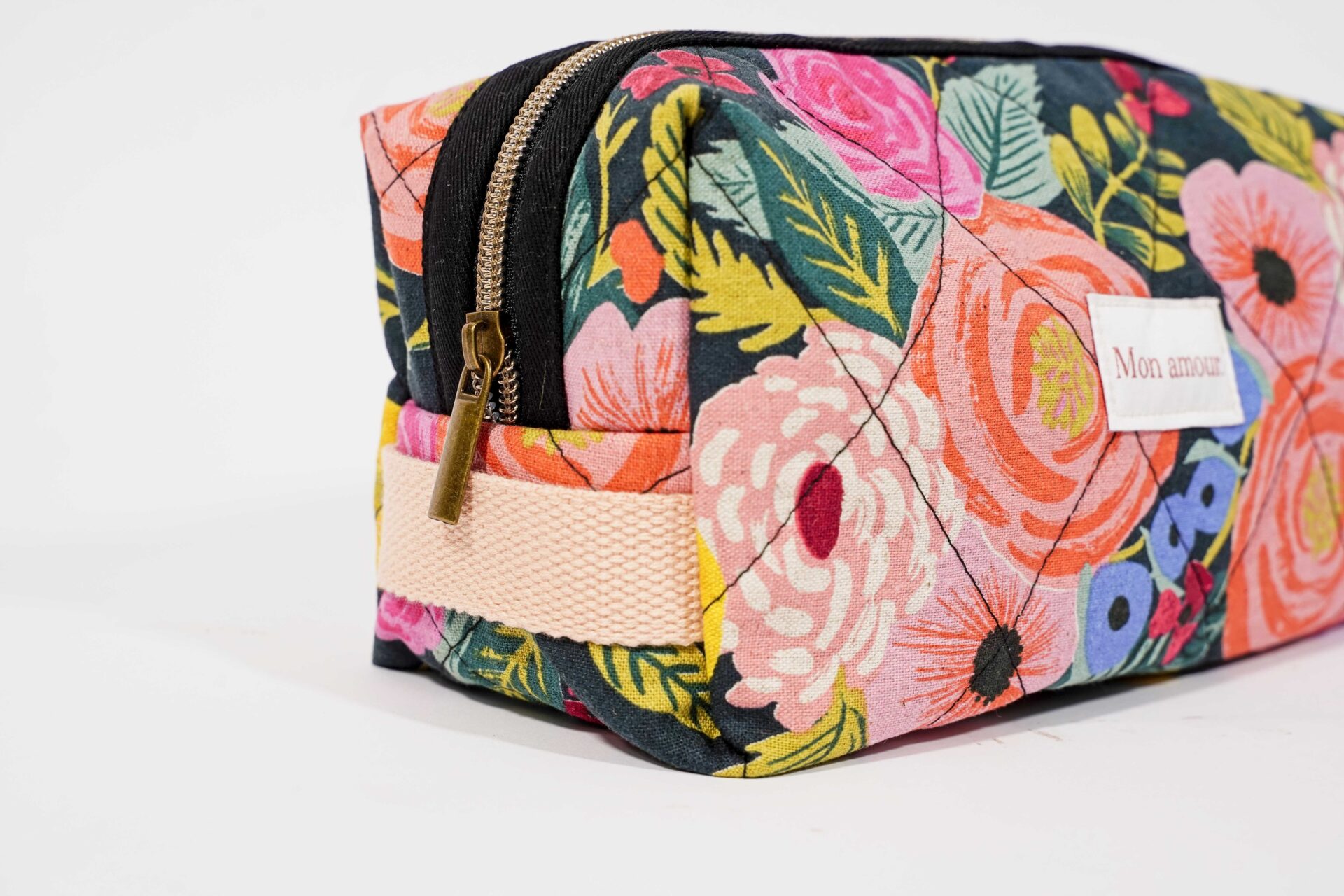 Kosmetická taška Mon Amour - velká - Ta Anna Bags Kosmetická taška Mon Amour - velká - Ta Anna Bags