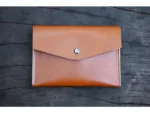 Karamelová kapsička se zipem – Wood Style