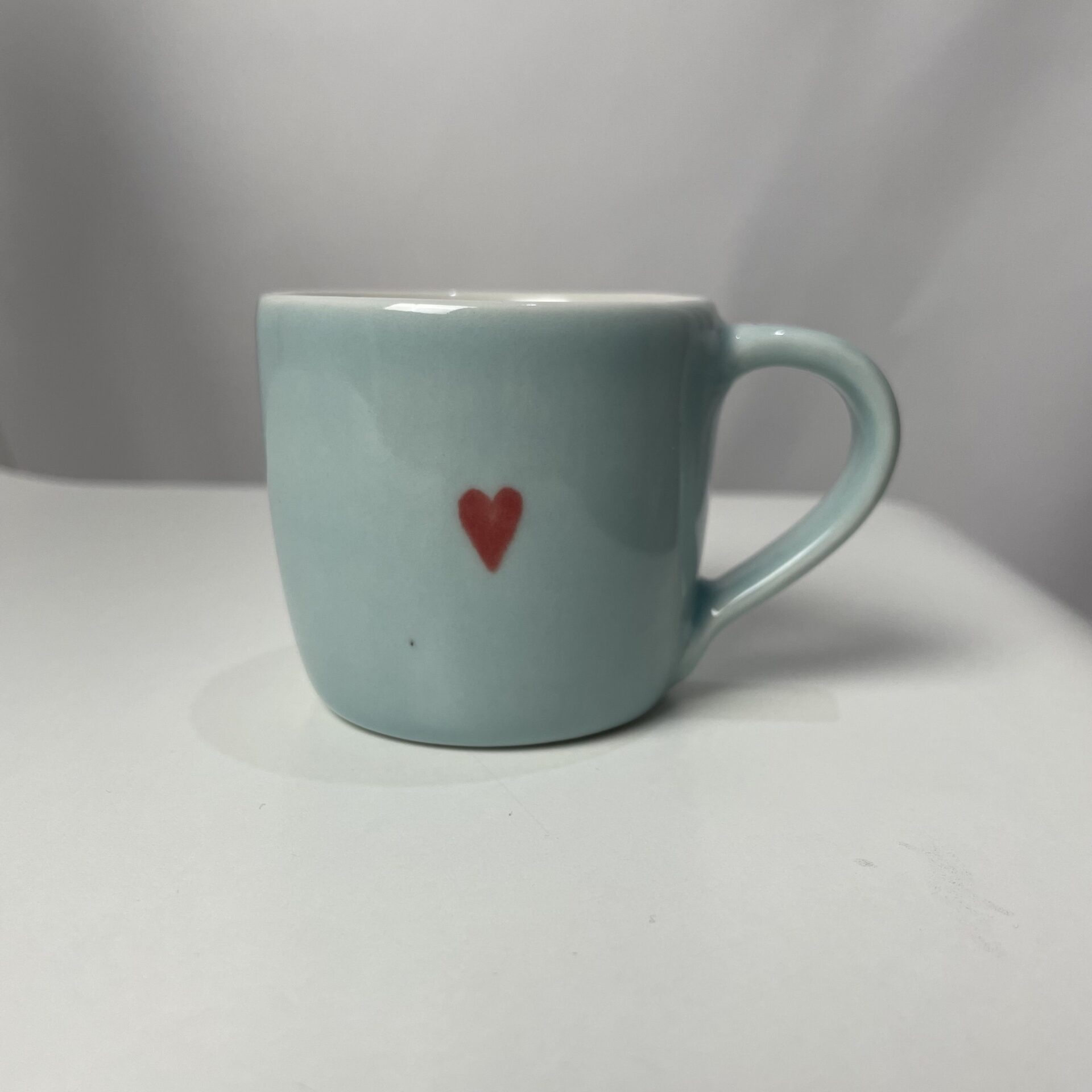 Světle modrý hrnek porcelánový srdíčko 80 ml - Darouge Světle modrý hrnek porcelánový srdíčko 80 ml - Darouge