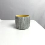 Žlutý kalíšek porcelánový Čáry 100 ml – Darouge