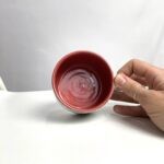 Červený hrnek porcelánový Čáry 120 ml – Darouge