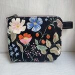 Malá kosmetická taštička Zahrada v noci – Ta Anna Bags