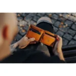 Karamelová pánská peněženka – Wood Style