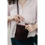 Pouzdro na telefon Nara burgundy – Vena Valnoha