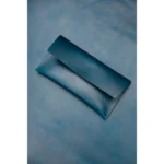 Modré kožené hranaté psaníčko – Wood Style