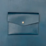 Modrá kapsička se zipem – Wood Style