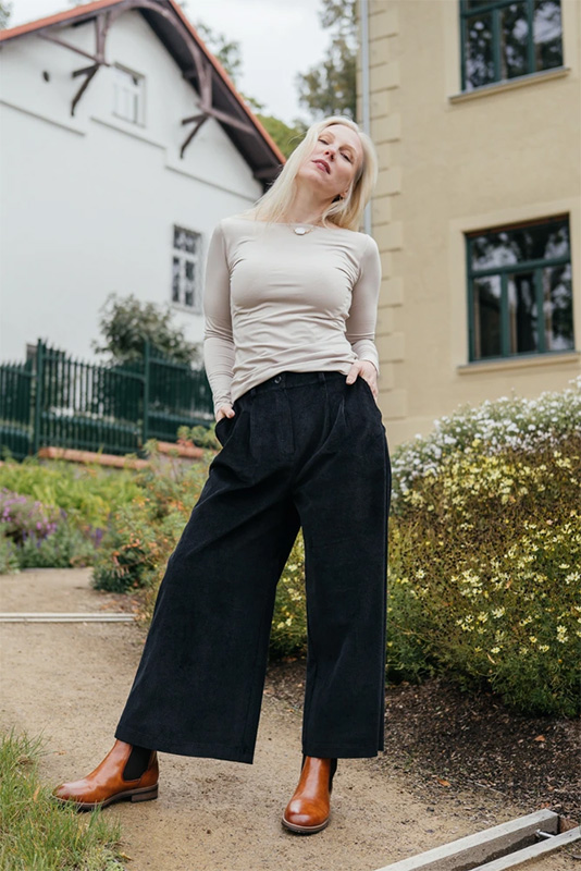 Culottes Michele silnější manšestr černý - Reparáda Culottes Michele silnější manšestr černý - Reparáda