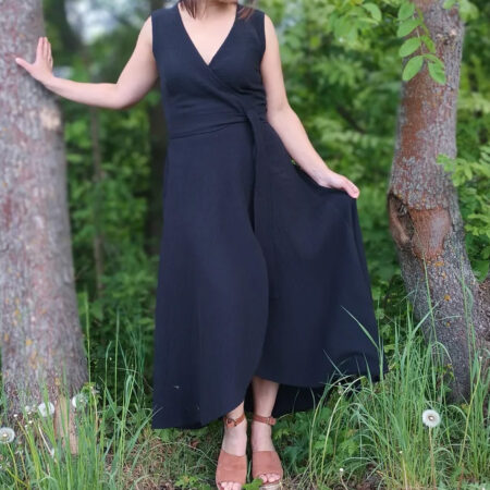 MAXI zavinovací šaty z mušelínu bez rukávu, černé - Fajnea